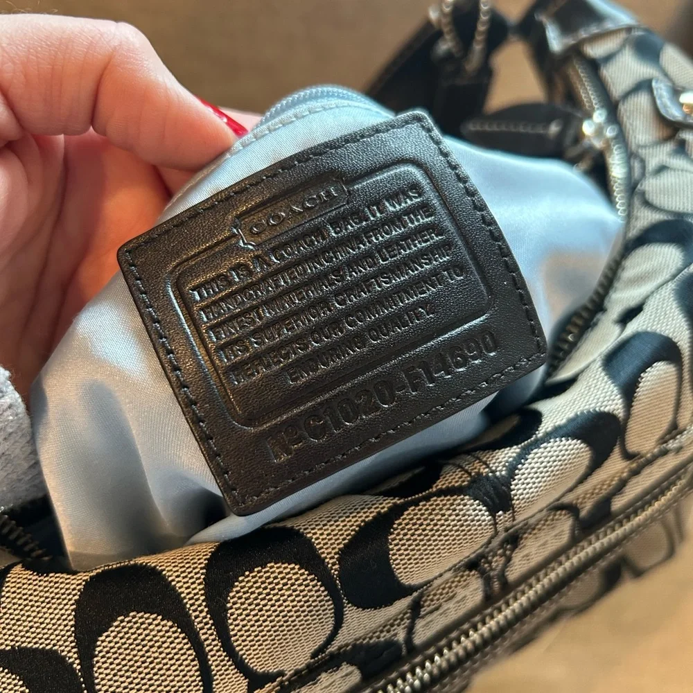 Coach Black and Gray Signature Shoulder Bag - Picture 4 of 5